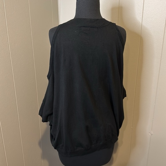 Central Park West New York Womens Small Black Bat Wing Cold Shoulder Sweater - Picture 5 of 7